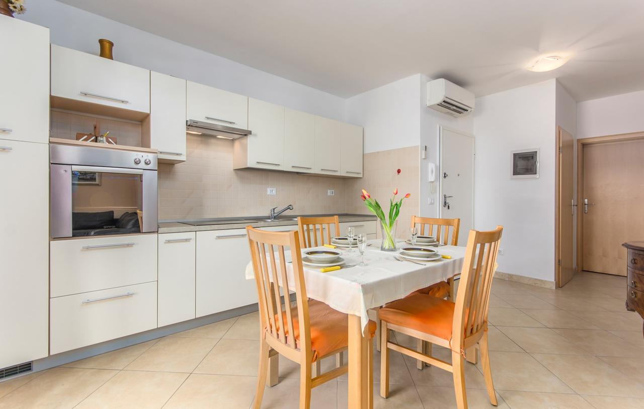 Apartment Riva Porec Exterior photo