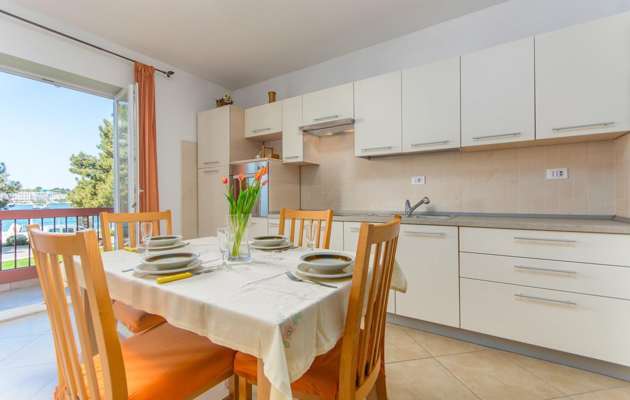 Apartment Riva Porec Exterior photo